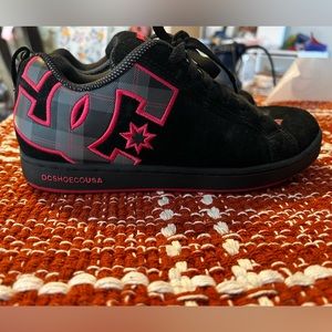 DC skate shoes
